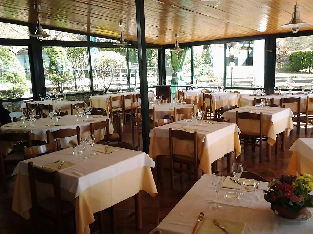 فندق اباديا لاريانافي  Trattoria I Bodega