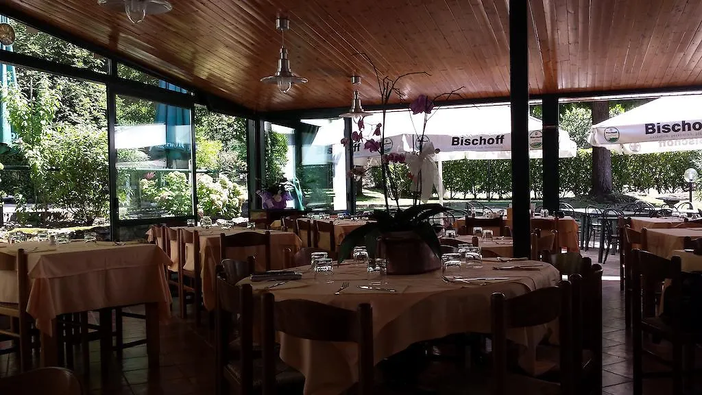 فندق اباديا لاريانافي  Trattoria I Bodega 0*,