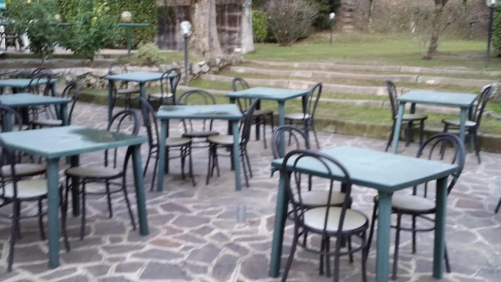 فندق اباديا لاريانافي  Trattoria I Bodega